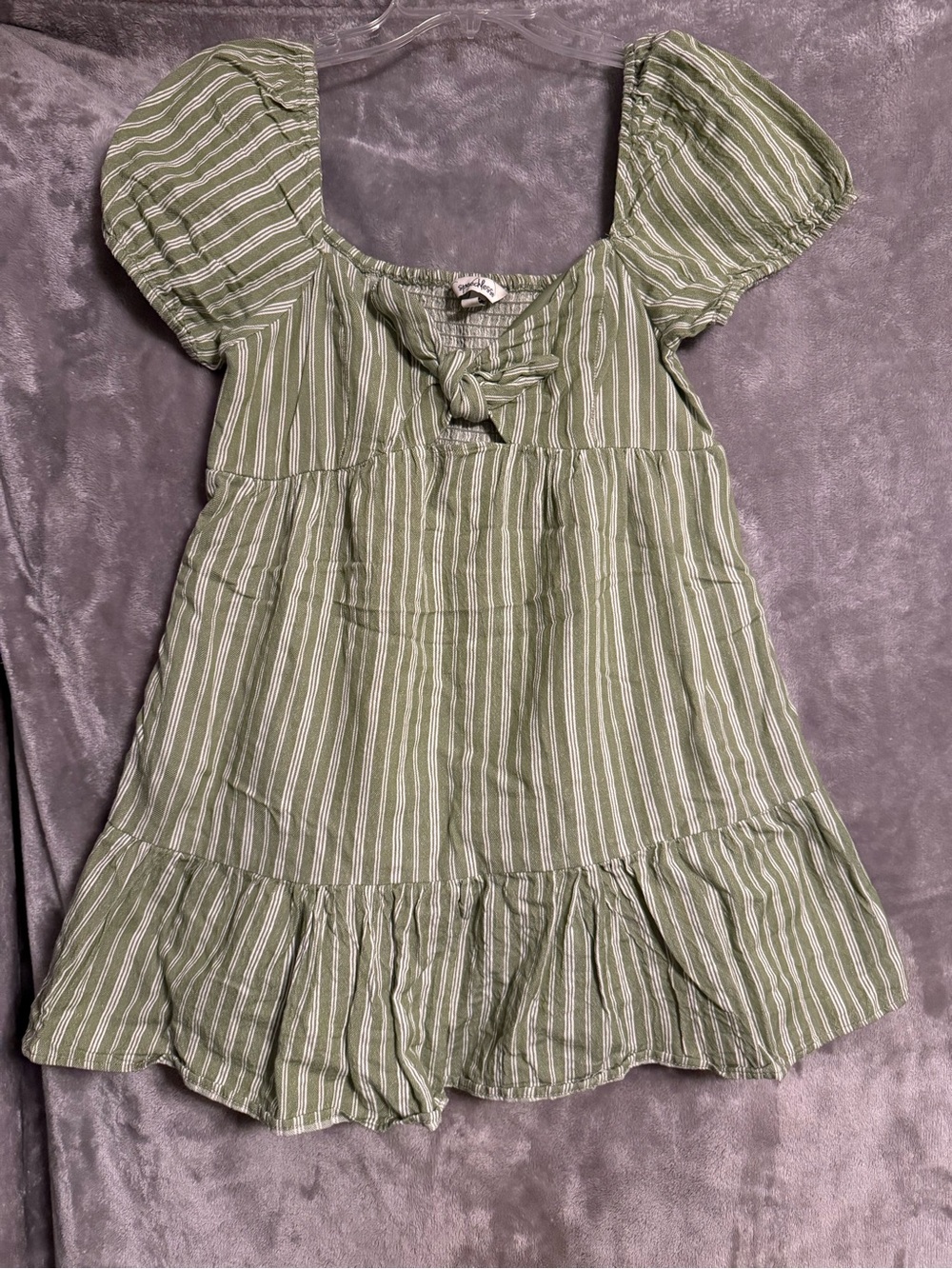 Speechless Women’s Green Striped Smocked Peplum Hem Puffed Sleeve Mini Dress